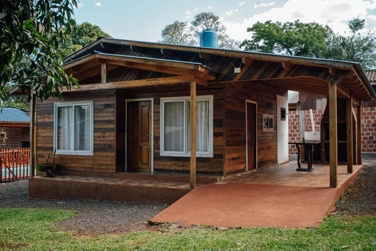 Cabanas La Amistad ปูแอร์โตอีกวาซู ภายนอก รูปภาพ