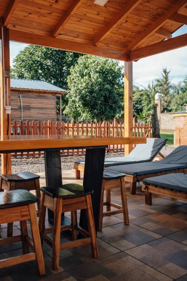 Cabanas La Amistad ปูแอร์โตอีกวาซู ภายนอก รูปภาพ